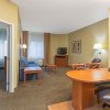 Отель Candlewood Suites Tallahassee, an IHG Hotel, фото 35