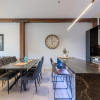 Отель Luxury 3 brm 2 bath Woolstore apt with Courtyard, фото 11