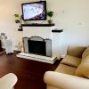Отель VINTAGE - 3 BED HOUSE - NORTH SURREY - PING-PONG AND POOL TABLE - TV CABLe, фото 2
