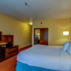 Отель Cedar Inn And Suite, фото 4