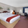 Отель Baymont Inn And Suites Howell/brighton, фото 12