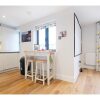 Отель Quiet, Convenient 1BR Flat for 4 in Greenwich, фото 10