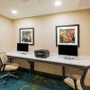 Отель Candlewood Suites Lenexa - Overland Park Area, фото 17