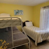 Отель Clean Updated Condo w/ pool 1/2 a block to Beach 2 Bedroom Home by RedAwning, фото 2