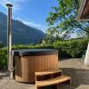 Отель Romantic private superior Swiss Chalet with Hottub, фото 1