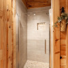 Отель Moose Tracks 3 Bedroom Cabin by RedAwning, фото 9