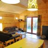 Отель Modern Chalet With Stove Located in the Forest, фото 3