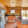 Отель Brand-new Luxury W/ Hot Tub & Firepit 3 Bedroom Cabin, фото 7