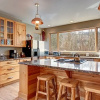 Отель Western Lodge-Style Home, фото 14