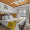 Отель StayAU Lakeview Cottage 2BR Cozy Nature, фото 4