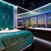 Отель Apartments in Sky Tower with Bathtub near the window, фото 5