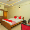 Отель OYO 19119 Shrungara Rooms, фото 4