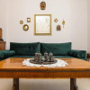 Отель The Old Town Vintage 2-Bedroom Jewel, фото 12