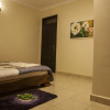 Отель Three Bedroom art themed apartment, фото 5
