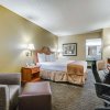 Отель Quality Inn & Suites Dallas - Cityplace, фото 2