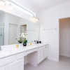 Отель Gorgeous Family Home Sleeps 28 Blv103, фото 4