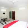Отель OYO 22769 Rs Royal, фото 11