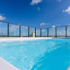 Отель Luxury 2-bedroom Condo Right on the Strip in Palm Beach, фото 23
