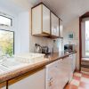 Отель Cosy 5BD Double Upper Flat - Heart of Aberdeen, фото 7