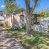 Отель Charmer Close To Dt Austin- Large 4bd/3ba + Hottub 4 Bedroom Home, фото 16