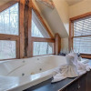 Отель Blessed Beyond Measure, 2 Bedrooms, Hot Tub, WiFi, Pool Table, Sleeps 7, фото 2