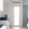 Отель Modern Look And Homey Studio Apartment At Springlake Summarecon Bekasi, фото 5