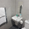 Отель Stunning 1-bed Apartment in Brierley Hill, фото 5