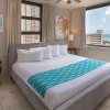 Отель Newly Remodeled Corner Unit at the Waikiki Banyan with Diamond Head Views by Koko Resort Vacation Re, фото 2