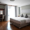 Отель JJ Suites - Your Home on 11, фото 30