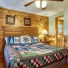 Отель Enchanted View Lodge 3 Bedroom Cabin by Redawning, фото 6
