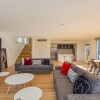 Отель Spacious High-Spec Luxury Home with Garage, фото 15
