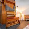 Отель dreamcation - Ehemalige Kirche & Souterrain Wohnung, 3D-Tour, Terrasse, BBQ, Kamin в Кельхайм