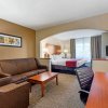 Отель Comfort Suites North Dallas, фото 38