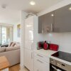 Отель Lovely 1Br Flat For 2 Bromley By Bow, фото 2