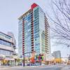 Отель Modern 2BR Apt - DT Calgary w City Views, фото 1