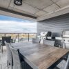 Отель DarkLuxury rooftop pool private-parking, фото 23