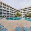 Отель Hilton Head Resort 4429, 2 Bedroom, Heated Pool, Gym, Hot Tub, Sleeps 4, фото 15