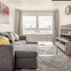 Отель Beautiful 2-bed Apartment in Barking, фото 3