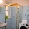 Отель Incredible Location One Bedroom Apartment, фото 5