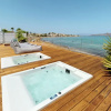 Отель Beachfront Modern Property With 2 Outdoor hot Tubs Only 300m From Restaurants Shops, фото 12