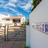 Отель Villa Ca Nostra: Large Private Pool, Walk to Beach, WiFi, Car Not Required                          , фото 24
