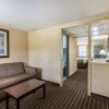 Отель Quality Inn & Suites Big Rapids near University, фото 17