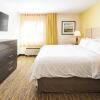 Отель Candlewood Suites Bellevue, an IHG Hotel, фото 3