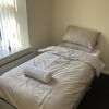 Отель Immaculate 2-bed Apartment in Bury, фото 3
