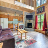 Отель Bearly Hidden, 1 Bedroom, Loft, Resort Pool, Hot Tub, Fireplace, Sleeps 5, фото 2