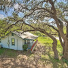 Отель Betty B's River House < 1 Mi to Blanco State Park!, фото 1