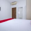 Отель Formerly RedDoorz Plus @ Mas Mansyur, фото 4