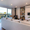 Отель Family Friendly Home with Tree Top Vista, фото 10