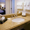 Отель Pines Inn & Suites, фото 7