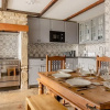 Отель Oldmill-2bed-sleeps6-hottub-privategarden, фото 8